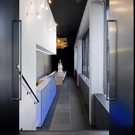 Carbon Hotel