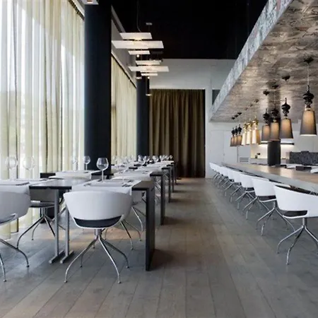 Hotel Carbon