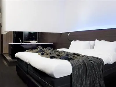 Carbon 4*