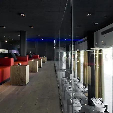 Carbon 4* Genk