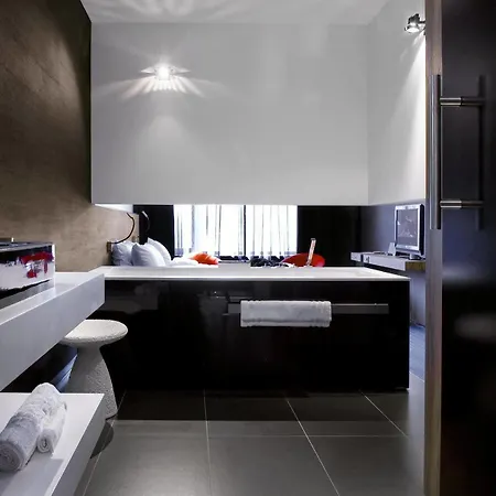 Carbon 4*